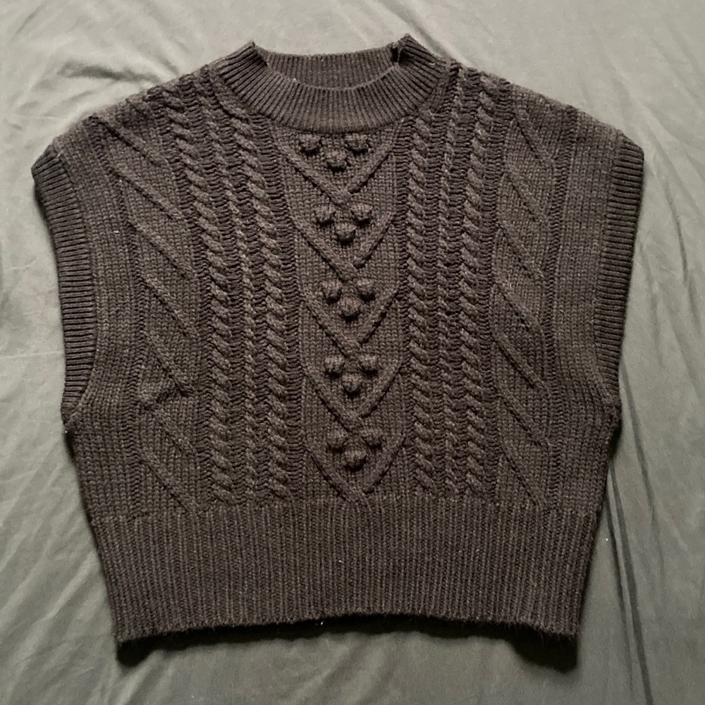 Forever 21 Black Cable Knit Sleeveless Sweater Vest Warm Cozy Size Small